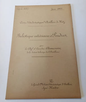 Balistique intérieure et Poudres . Chef d'Escadron Desmazières