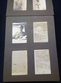 2 Albums de  Photographies de l'apprentissage à l'école d'artillerie de Fontainebleau et du 47e Rgt d'Artillerie de Campagne au front d'Aout 1915 à Avril 1916 .