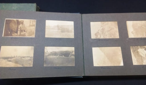 2 Albums de Photographies de l'apprentissage à l'école d'artillerie de Fontainebleau et du 47e Rgt d'Artillerie de Campagne au front d'Aout 1915 à Avril 1916 .
