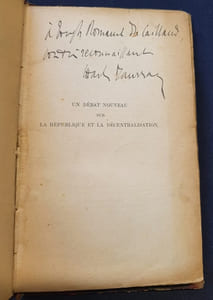 Un débat nouveau sur la République et la Décentralisation - Opinions de E. Buré , G. Clémenceau , J. Dessaint , Eugène Fournière , Joseph Reinach , L. Xavier de Ricard , Paul Strauss , Le Temps , A. Varenne 