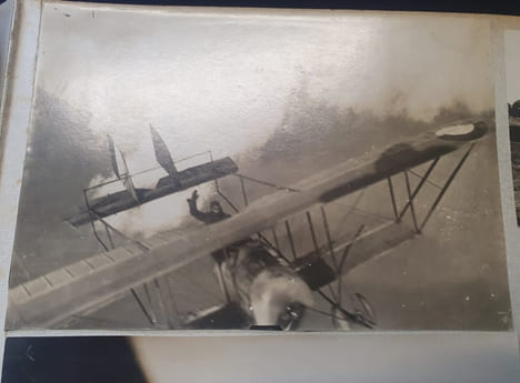 Exceptionnel Album de 211 photographies Escadrilles C4 , C74 et MF52 - Front du Nord et des Flandres 1916 / 1917. undefined