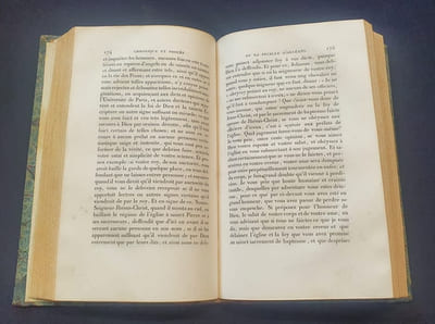 Chronique et procés de la pucelle d'Orléans d'aprés un manuscrit inédit de la bibliothèque d'Orléans accompagné d'une dissertation de l'abbé Dubois Publié par J-A Buchon