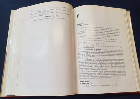 Les pierres précieuses , les pierres fines et d'ornementation , les perles , l'ambre , le corail , l'écaille , l'ivoire et leurs imitations . Tardy ( ...