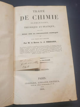 Traité de chimie élémentaire théorique et pratique suivi d'un essai sur la philosophie chimique - 5 tomes en 5 volumes - Complet. Baron L. J. Thenard