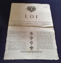 Loi qui ordonne que chaque ministre , dans son département , donnera l'état détaillé des remplacements relatifs aux Fonctionnaires absents Donnée à Paris le 20 Mars 1791