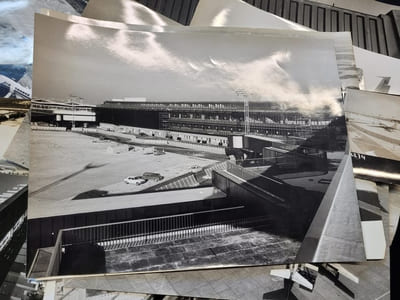 Ensemble de 15 photographies de l'aéroport d'Orly prises en 1969 et  1970 par les photographes J.J. Moreau et Jean Cassan