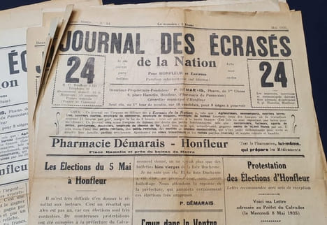 Ensemble de documents concernant Le journal des écrasés de la nation du pharmacien Paul Desmarais de Honfleur . undefined