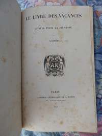 Le livre des vacances contes pour la jeunesse.