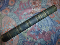 Paris, J.-B. Baillière et fils, Londres, Hipp.  Baillière, New-York, le même, Madrid, C. Bailly-Baillière, 1876.                                                                                       In-8, VIII [faux-titre, du même auteur, titre, blanc, avant-propos] -471-(1) pp., demi-chagrin bleu-vert très foncé, dos à nerfs et faux nerfs encadrés de doubles filets dorés, titre doré (reliure de l’époque ; légère décoloration du cuir par endroits ; rousseurs éparses, discrète mouillure marginale en marge latérale, en fin de volume ). 