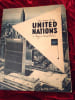 The Home of the United Nations : a story in 300 pictures - 1952 ( Nations Unies). 