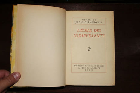 L'école des indifférents.. Jean Giraudoux