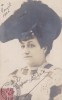 Lettre autographe signée avec photographie dédicacée. Jane Duc (fin XIXe-début XXe), actrice, chanteuse montmartroise.