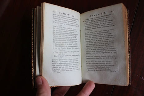 La Henriade en dix chants avec la dissertation sur la mort d'Henri IV.. Voltaire, 