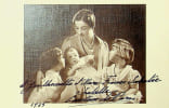 Photographie d&eacute;dicac&eacute;e. Isabelle d'Orl&eacute;ans Bragance (1911-2003), &eacute;pouse d'Henri d'Orl&eacute;ans, comtesse de Paris. 