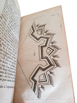 MEMOIRES DE MONTECUCULI GENERALISSIME DES TROUPES DE L'EMPEREUR; OU PRINCIPES DE L'ART MILITAIRE EN GENERAL. DIVISEZ EN TROIS LIVRES. TRADUITS ...