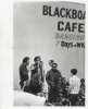 HELLS ANGELS DEVANT LE BLACKBOARD CAFÉ À BAKERSFIELD, CALIFORNIE.. RAY (Bill) (1936 - 2020)