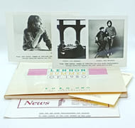 John Lennon summer of 1980 - YOKO ONO with eight photographies. par ONO (Yoko)