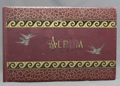 Album. "A ma chère Emma, petits souvenirs du Locle".. Anonyme: