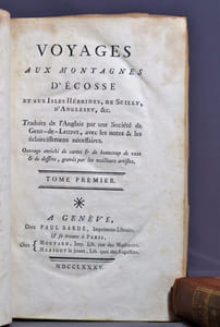 Voyages aux montagnes d'Ecosse et aux Isles Hébrides, de Scilly, d'Anglesey, &c. Traduits de l'Anglais par une société de gens-de-lettres, avec les notes & les éclaircissemens nécessaires. Nouveau recueil de voyages I & II.