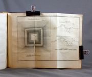 Elemens de fortification, contenant la construction raisonnée de tous les ouvrages de la fortification; les systèmes des plus célèbres ingénieurs; la fortification irrégulière, etc. par LE BLOND: - Image 2