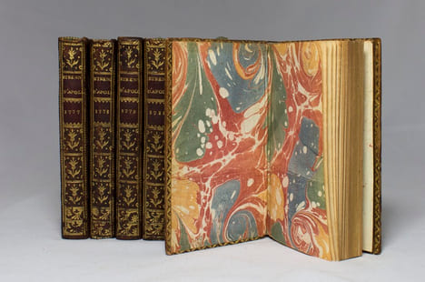 Almanach littéraire, ou étrennes d'Apollon; contenant l'éloge historique du Grand Corneille par M. de Voltaire, le Fontenelliana, où l'on trouve un ...