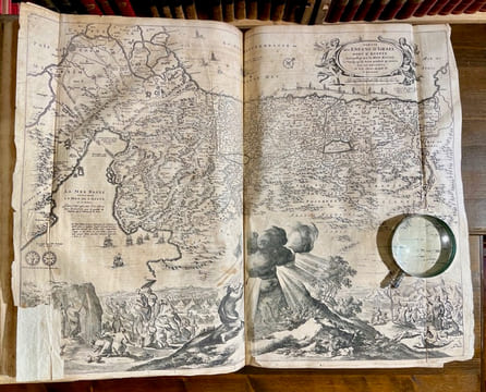 La sainte Bible, qui contient le Vieux et le Nouveau Testament : édition nouvelle, faite sur la version de Genève, reveuë et corrigée, enrichie, outre ...