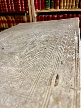 La sainte Bible, qui contient le Vieux et le Nouveau Testament : édition nouvelle, faite sur la version de Genève, reveuë et corrigée, enrichie, outre ...