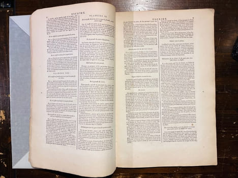 [L'école des armes, avec explication générale des principales attitudes et positions concernant l'escrime...].. ANGELO Domenico;DIDEROT & D'ALEMBERT; ...
