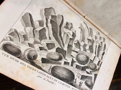 Minéralogie des Volcans, ou Description de toutes les Substances produites ou rejetées par les Feux souterrains.