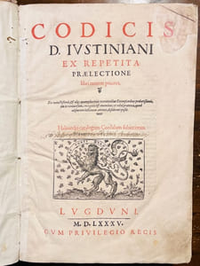 Codicis D. Iustiniani Ex Repetita Praelectione libri novem priores : Ex vetustissimis, & aliis quamplurimis recentioribus Exemplaribus probatissimis, ita in universum recogniti & emendati, ut nihil praetereà, quod ad puram lectionem attinet, desiderari possit. Haloandri catalogum Consulum subiecimus.