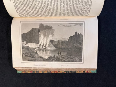 Océanie ou cinquième partie du monde. Revue géographique et ethnographique de la Malaisie, de la Micronésie, de la Polynésie et de la Mélanésie; offrant les résultats des voyages et des découvertes de l'auteur et de ses devanciers, ainsi que ses nouvelles classifications et divisions de ces contrées.