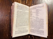 La Cuisinière Bourgeoise, suivie de l'office, à l'usage de tous ceux qui se mêlent de dépenses de maisons; contenant la manière de disséquer , connaître et servir toutes sortes de viandes. Augmentée de plusieurs râgouts des plus nouveaux, et de différentes tecettes pour les liqueurs. par MENON Joseph: - Image 3