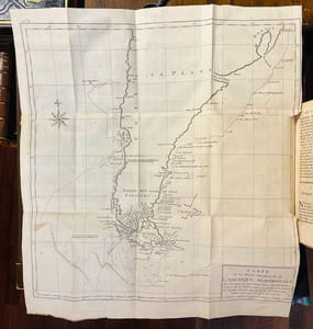 Voyage autour du monde fait dans les années MDCCXL, I, II, III, IV. Par George Anson, présentement Lord Anson, commandant en chef d'une escadre envoyée par sa Majesté Britannique dans la Mer du Sud, tiré des journaux et autres papiers de ce seigneur, et publié par Richard Walter maître ès arts & chapelain du Centurion dans cette expédition. Traduit de l'anglais.