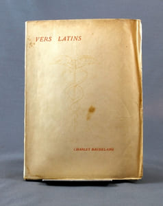 Vers latins avec trois poèmes en fac-simile suivis de compositions latines de Sainte-Beuve et Alfred de Musset.