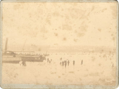 [La rade de Genève gelée].