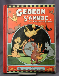 Gédéon s'amuse.