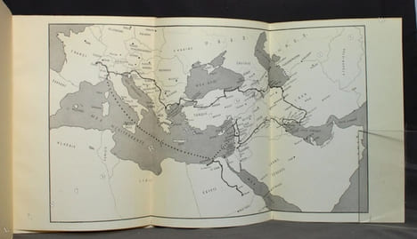 L’Orient dans un pare-brise.. PICTET Hubert: