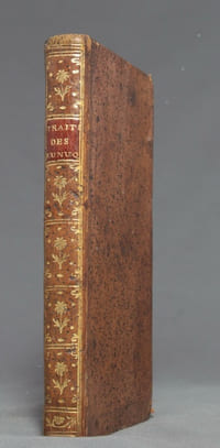 Traité des eunuques, dans lequel on explique toutes les différentes sortes d'eunuques, quel rang ils ont tenu, & quel cas on en a fait, &c. On examine principalement s'ils sont propres au Mariage, & s'il leur doit être permis de se marier. Et l'on fait plusieurs remarques curieuses & divertissantes à l'occasion des eunuques, &c.