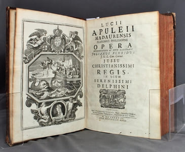 Lucii Apuleii Madaurensis platonici philosophi Opera. Interpretatione et notis illustravit Julianus Floridus J. U. L. Ca. carnot. Jussu Christianissimi regis, in usum serenissimi Delphini.