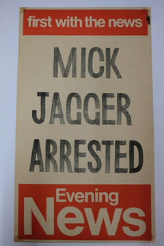 "Mick Jagger Arrested" - 1967 drug possession scandal Evening New's poster /
"Mick Jagger Arrested" : poster du Evening News sur l'arrestation de ...