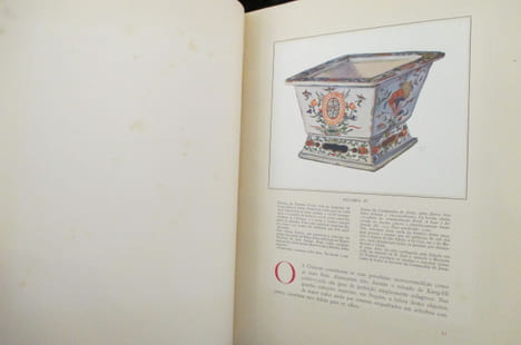 PORCELANA DE CHINA AO GOSTO EUROPEU . Ricardo Espirito Santo Silva, J. A. Lloyd Hyne et Eduardo Malta