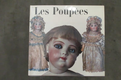 LES POUPEES.