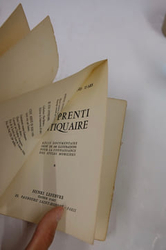 L'Apprenti antiquaire - Récit documentaire orné de 160 illustrations pour la connaissance des styles mobiliers. Yvonne de Brémond d'Ars