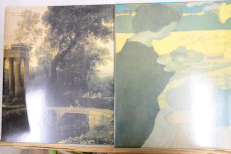 Coffret de deux livres : Cinq siecles d'art Francais - Musee de l'Ermitage, Leningrad ; Musee des Beaux-Arts Pouchkine, Moscou