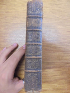 MÉMOIRES DE LA VIE DU COMTE DE GRAMMONT ; contenant particulièrement l'histoire amoureuse de la cour d'Angleterre, sous le règne de Charles II.