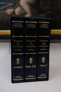 Dictionnaire des sciences pharmaceutiques et biologiques. 3 volumes.