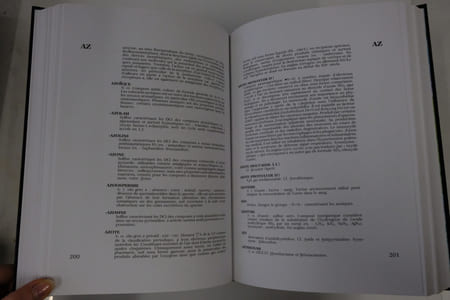Dictionnaire des sciences pharmaceutiques et biologiques. 3 volumes.