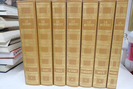 Dictionnaire alphabétique et analogique de la langue française par Paul Robert; Les mots et les associations d'idées; En 6 tomes + 1 supplément. Paul ...