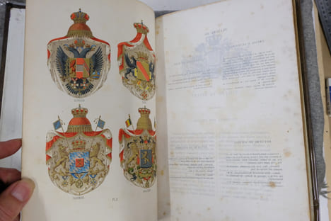Armorial universel précédé d'un traité complet de la science du blason et suivi d'un supplément. Jouffroy D'Eschavannes