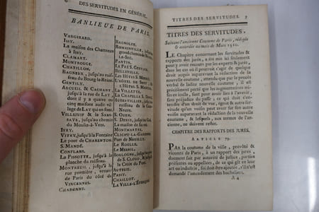 Les loix des bâtiments suivant la coutume de Paris traitant de ce qui concerne les Servitudes réelles, les rapports des Jurés-Experts,les réparation locatives, douairières, usufruitiers, bénéficiales, etc.